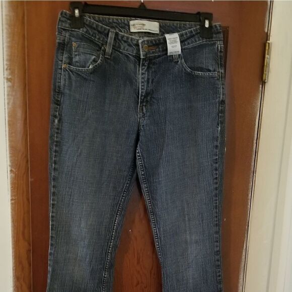 Levis Strauss Women's Size 10 Medium bootcut - Picture 2 of 9